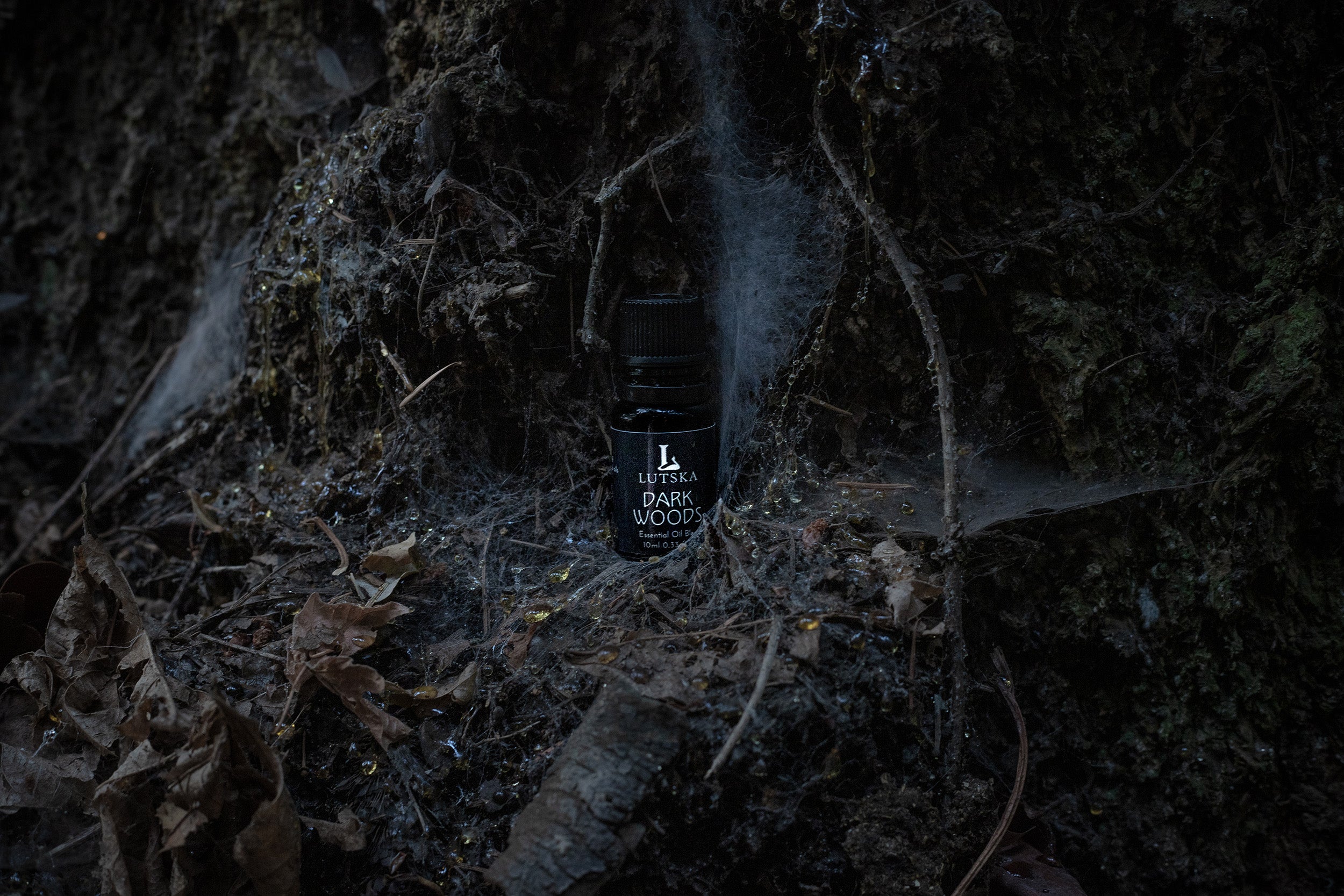 DARKWOODS 🌲 Essential Oil Blend ~ Cedarwood, Fir Needle, Juniper, Sandalwood
