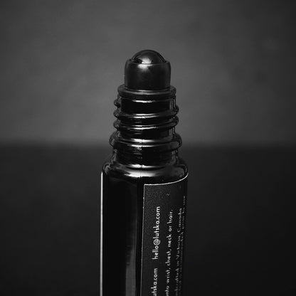 black aromatherapy roller bottle 